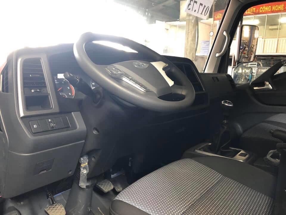 Hyundai MIGHTY EX8L Thùng Kín Tải 8 Tấn Thùng Dài 5,7m