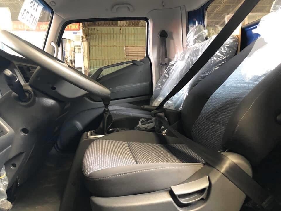 Hyundai MIGHTY EX8L Thùng Kín Tải 8 Tấn Thùng Dài 5,7m
