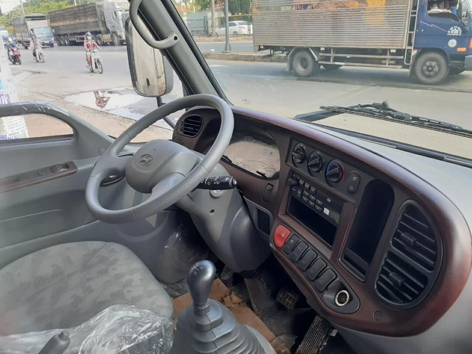 HYUNDAI NEW MIGHTY 110SP Tải Trọng 6950kg Thùng Dài 4,9m