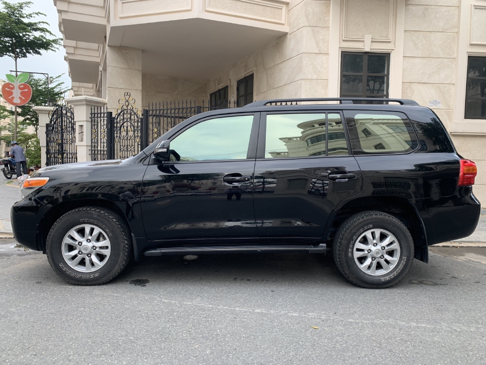 Bán Land Cruiser VX 2013 nhập khẩu. Giá còn giảm tốt alo nhé