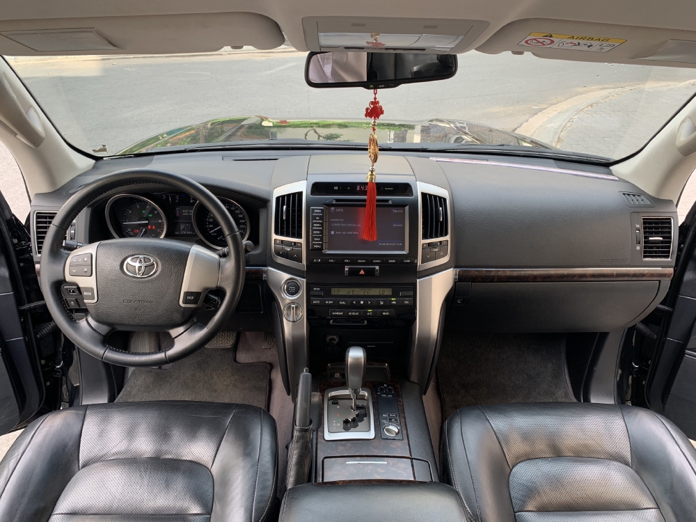 Bán Land Cruiser VX 2013 nhập khẩu. Giá còn giảm tốt alo nhé