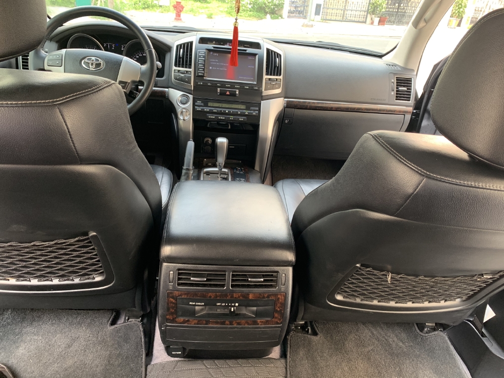 Bán Land Cruiser VX 2013 nhập khẩu. Giá còn giảm tốt alo nhé