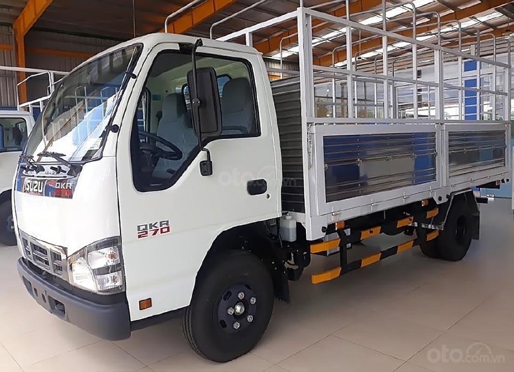 Xe tải ISUZU 2,4 tấn giá từ 410 triệu, trả trước 70 triệu