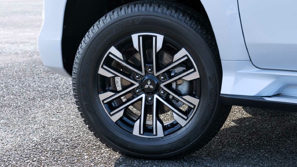 MITSUBISHI PAJERO SPORT 2020 TRẢ GÓP 90% GIÁ 880TR