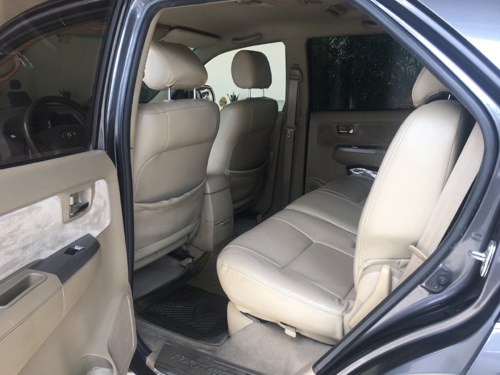 Bán Fortuner G sx 2011. Giá mềm còn giảm mạnh