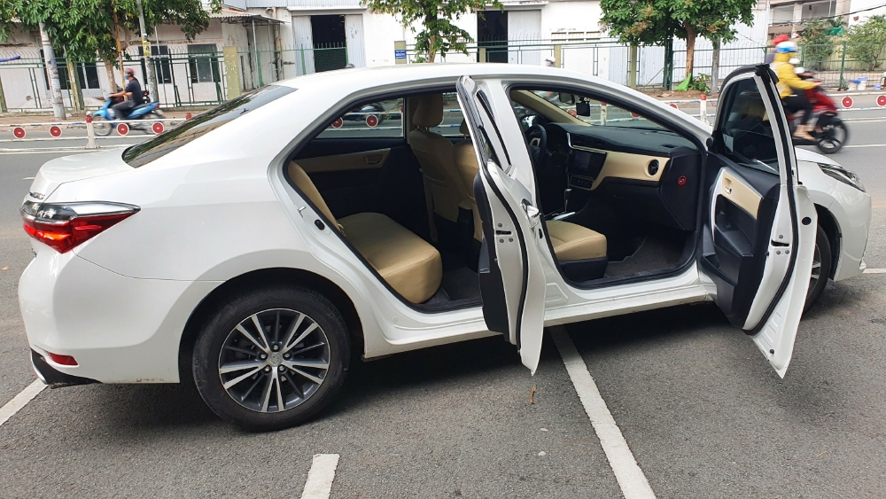 Bán Altis 1.8G 2018, odo lướt 8,000km. Giá Tốt còn giảm , có trả góp.