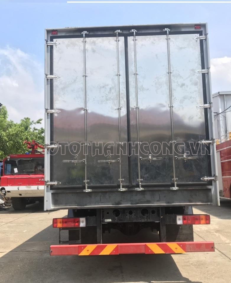 Xe tải Faw 8 tấn thùng kín 2020 thùng dài 8m khuyến mãi 100% phí trước bạ