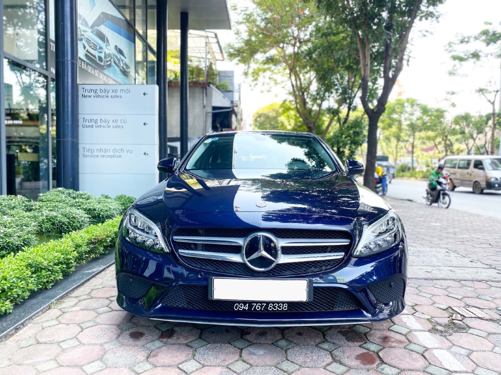 Bán Mercedes C180 2020 màu Xanh biển đẹp chạy lướt cực mới giá tốt