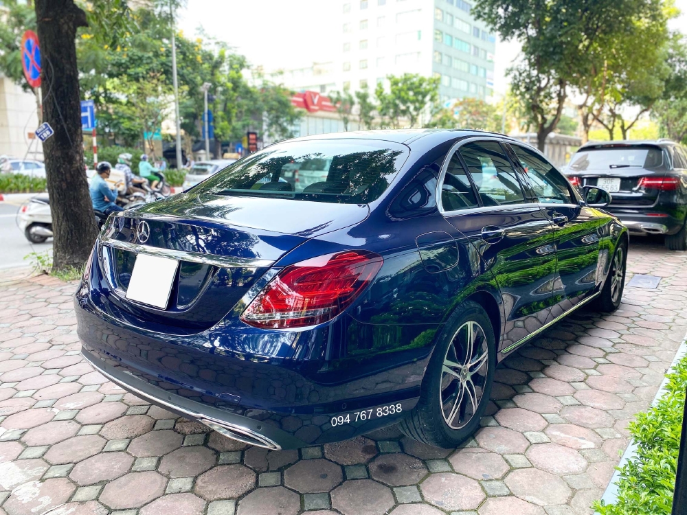 Bán Mercedes C180 2020 màu Xanh biển đẹp chạy lướt cực mới giá tốt