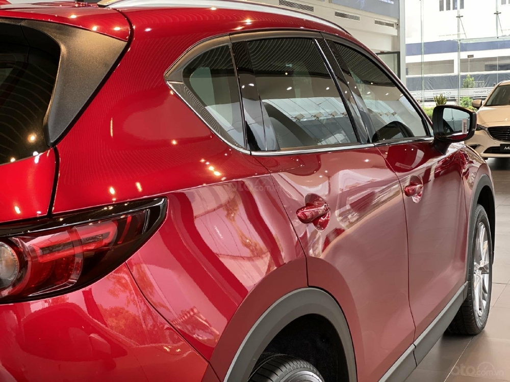 New Mazda CX-5 2020 giảm đến 85tr tiền mặt, ưu đãi thuế trước bạ 50% tặng bộ phụ kiện chính hãng