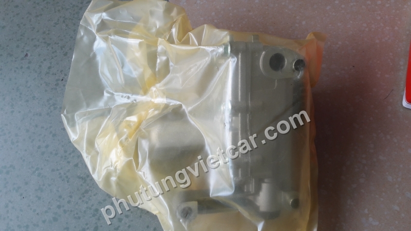213102G001 Bơm dầu động cơ (bơm nhớt) Kia Caren