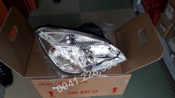921011G020 /921021G020 Đèn pha  Kia Rio