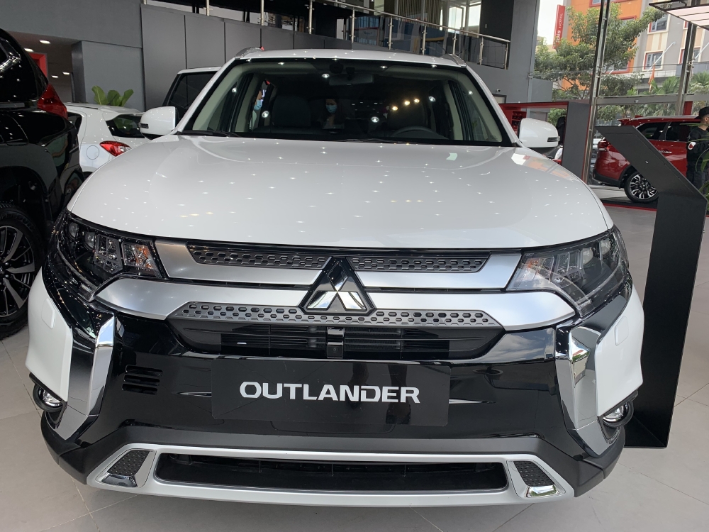 MITSUBISHI OUTLANDER 2020 TRẢ GÓP 90% GIÁ 375TR