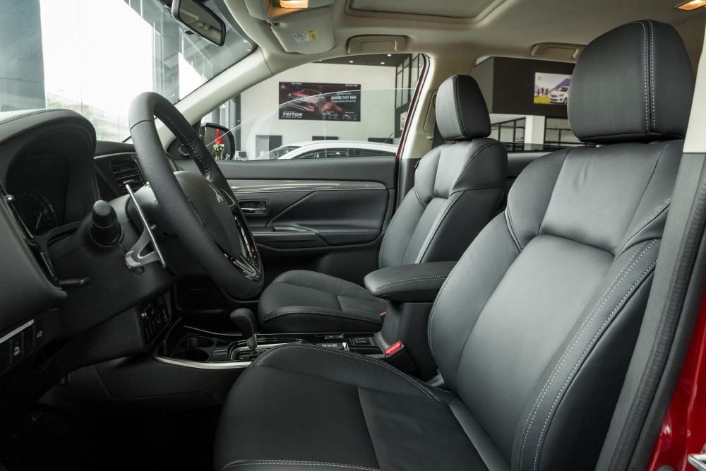 MITSUBISHI OUTLANDER 2020 TRẢ GÓP 90% GIÁ 375TR