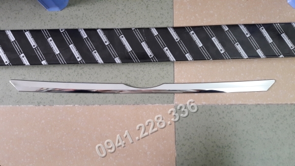 L521KK01010 NẸP CỐP SAU  KIA K3, CERATO 2016