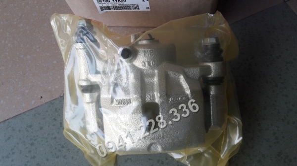 581901YA00 Cụm gông phanh trước phải Kia Morning/Picanto