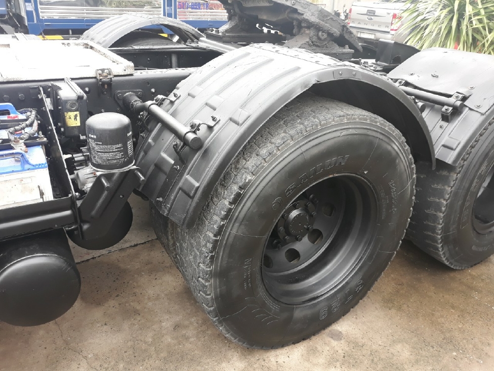 cần bán xe đầu kéo hd1000 đời 2014 đăng ký 2015 xe đẹp có trả góp tphcm .