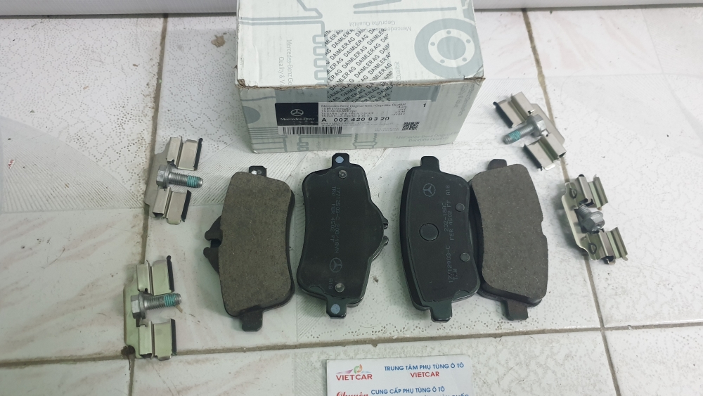 A0074208320 A0074207720 Má phanh sau Mercedes GL400