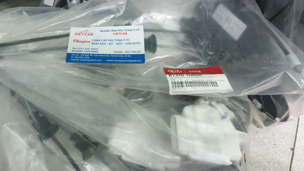 813201D020 Ổ NGẬM KHÓA CỬA KIA CARENS