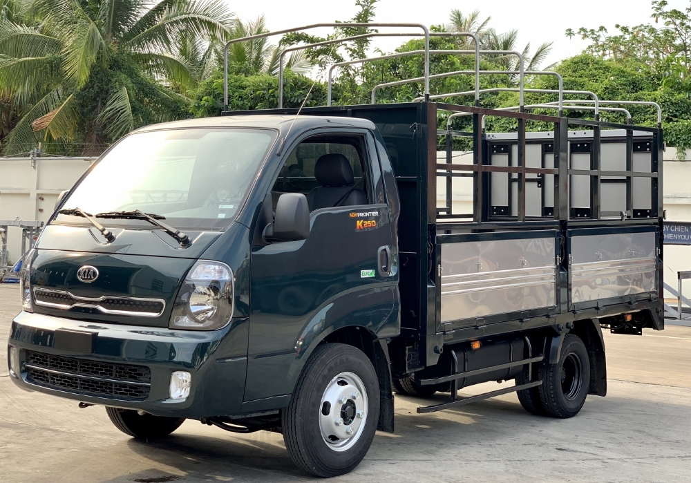 XE TẢI KIA K250 2,4 TẤN THÙNG MUI BẠT TRẢ GÓP