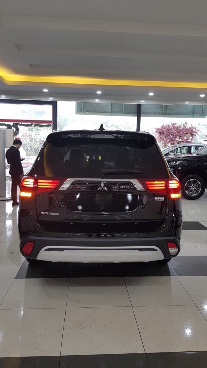 MITSUBISHI OUTLANDER 2020 TRẢ GÓP 90% GIÁ 2020 TRẢ GÓP 90% GIÁ 825TR