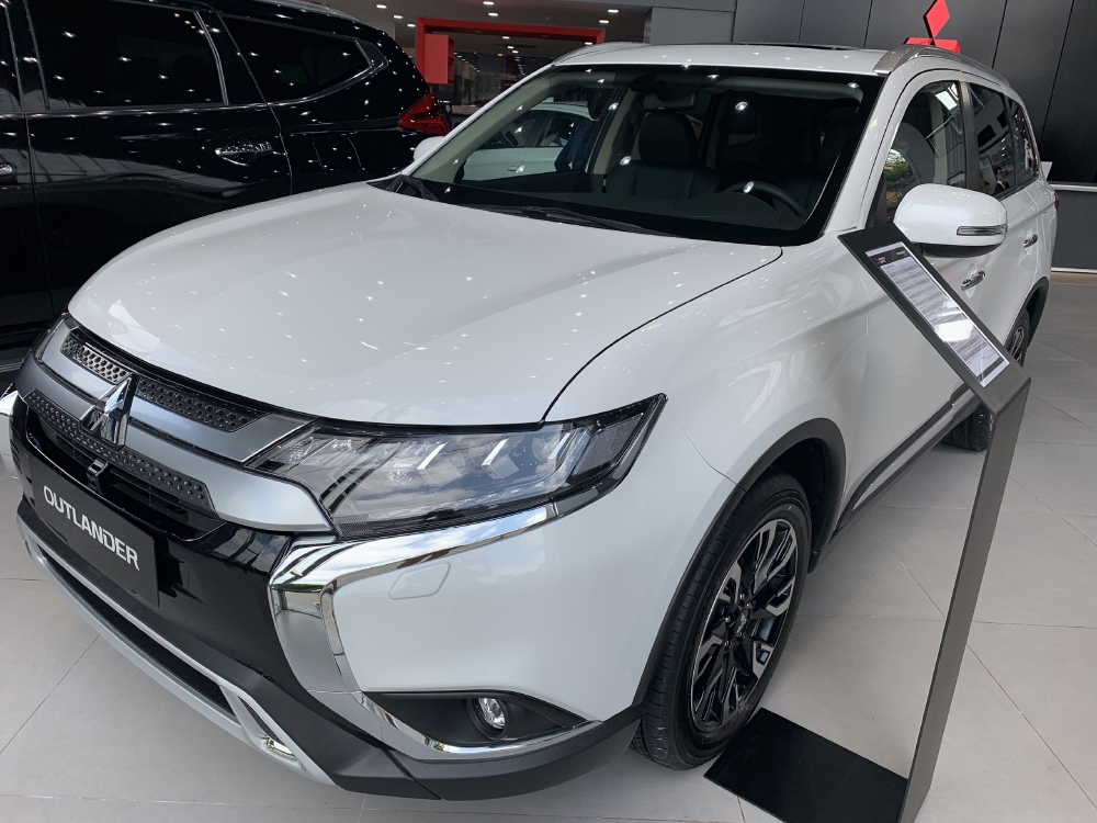 MITSUBISHI OUTLANDER 2020 TRẢ GÓP 90% GIÁ 825TR