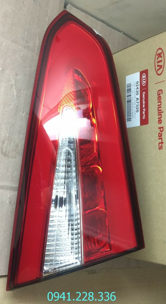 92402A7300 92401A7300 ĐÈN HẬU MIẾNG NGOÀI KIA K3