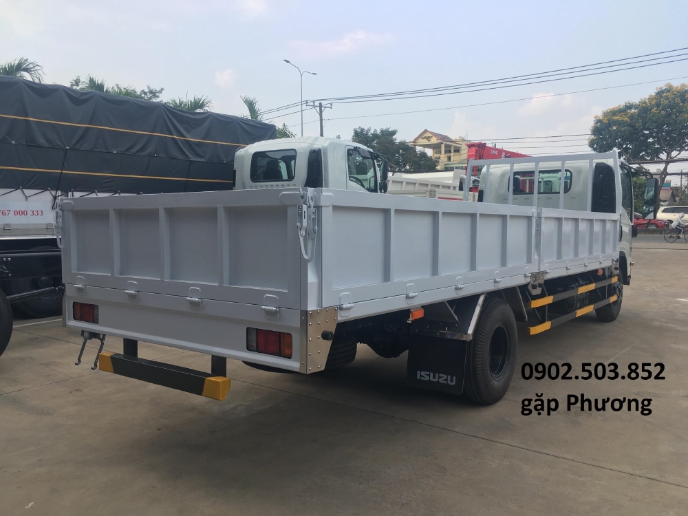 Xe tải ISUZU NQR550 Thùng Lửng mới 100% -5 tấn - 6m2