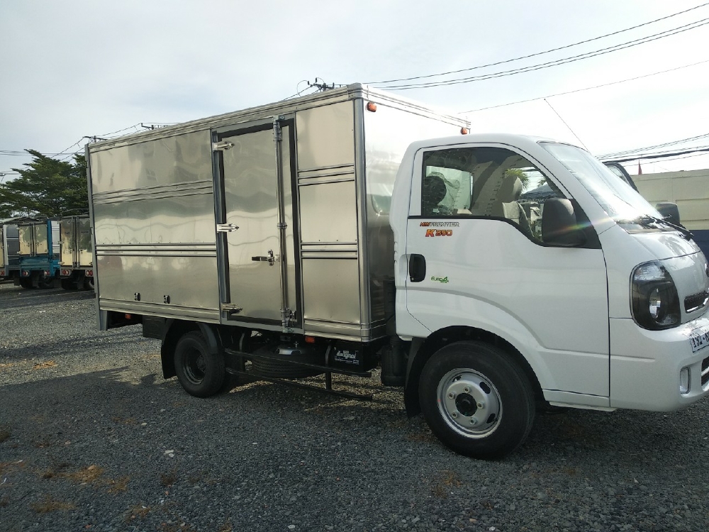 XE TẢI THACO KIA K250 THÙNG KÍN