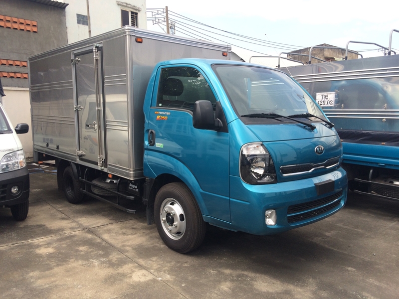 XE TẢI THACO KIA K250 THÙNG KÍN