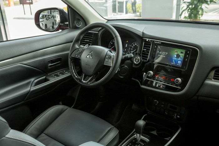 MITSUBISHI OUTLANDER 2020 TRẢ GÓP 90% GIÁ 825TR