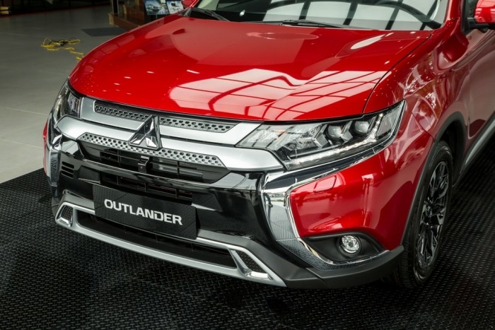 MITSUBISHI OUTLANDER 2020 TRẢ GÓP 90% GIÁ 825TR