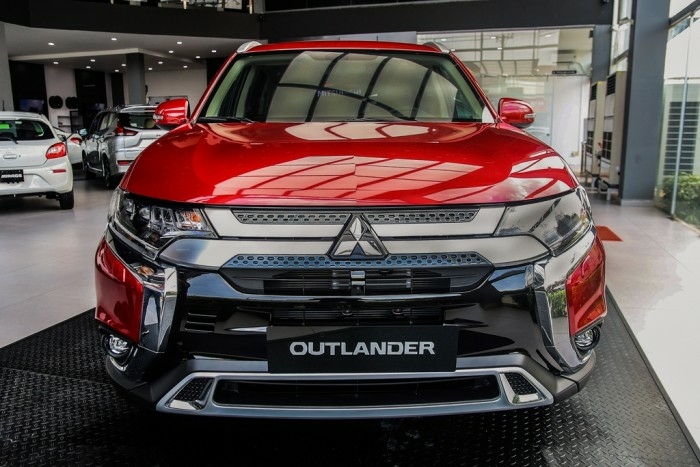 MITSUBISHI OUTLANDER 2020 TRẢ GÓP 90% GIÁ 825TR