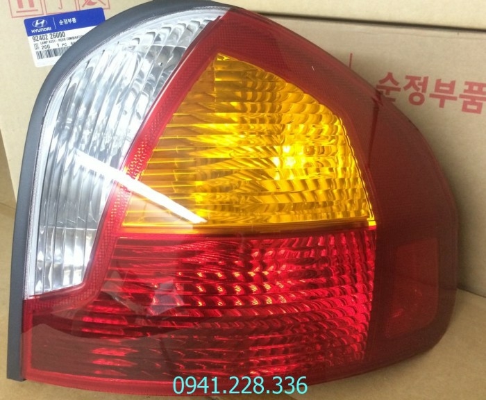 9240226000 ĐÈN HẬU TRÁI HYUNDAI SANTAFE GOLD