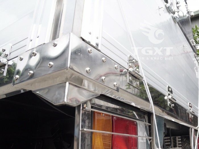 Xe tải Isuzu QKR230 thùng bạt, tải 1T, 1T4, 2T, 2T4, trả góp 80%