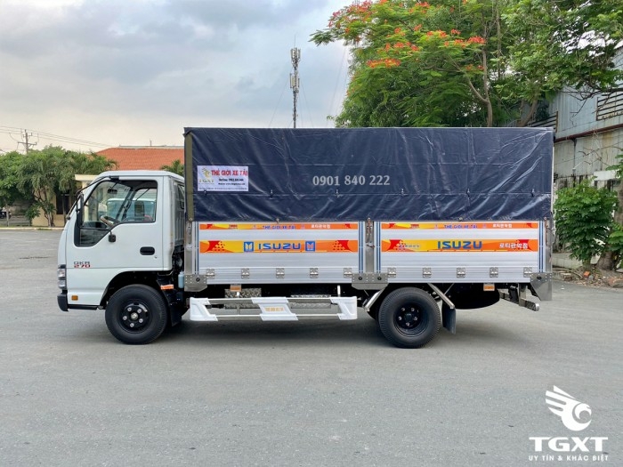Xe tải Isuzu QKR270 thùng bạt, trả trước 120tr nhận xe