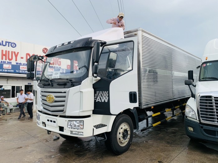 Mua Xe Tặng VÀNG đầu tháng 8, Xe tải FAW 7t25 thùng dài 9m7 duy nhất miền Nam