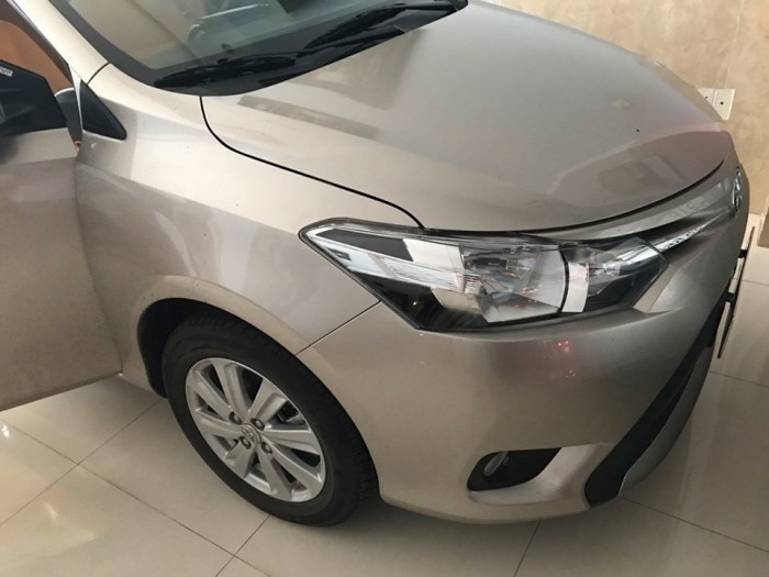 Gia đình cần bán xe Vios E 2017, số tự động, màu vàng cát,