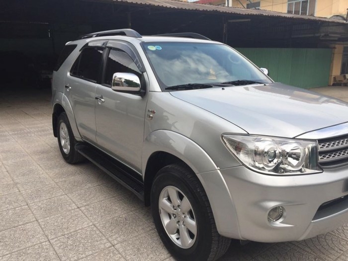 Bán Fortuner 2009, số sàn, máy dầu, màu bạc
