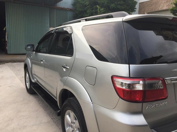 Bán Fortuner 2009, số sàn, máy dầu, màu bạc