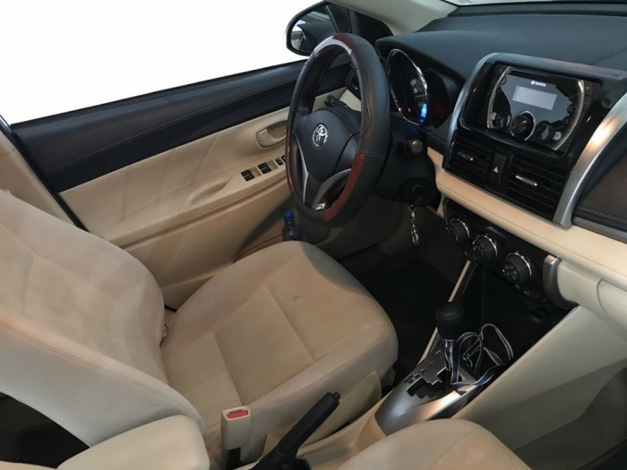 Gia đình cần bán xe Vios E 2017, số tự động, màu vàng cát,