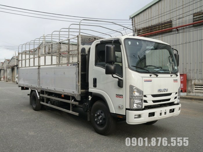 Xe Tải Isuzu NQR550 5T5 Thùng Kín Dài 6m1 Hỗ Trợ Ngân Hàng 80%