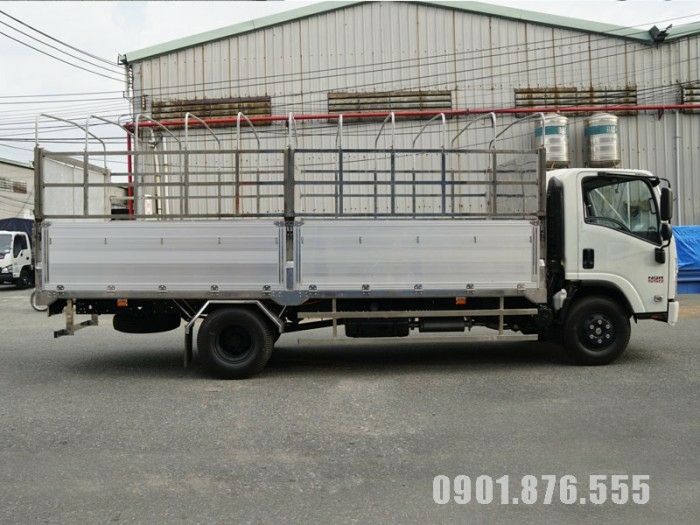 Xe Tải Isuzu NQR550 5T5 Thùng Kín Dài 6m1 Hỗ Trợ Ngân Hàng 80%