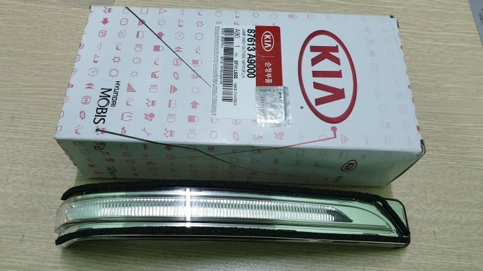 826502K040 Tay cửa trước ngoài Kia Soul