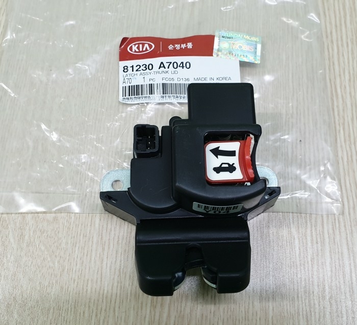 826502K040 Tay cửa trước ngoài Kia Soul