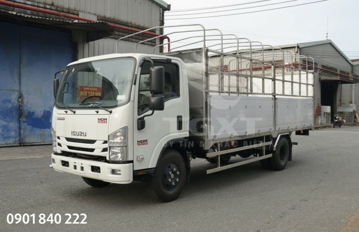 Isuzu NQR550 thùng bạt, trả trước 20% nhận xe ngay