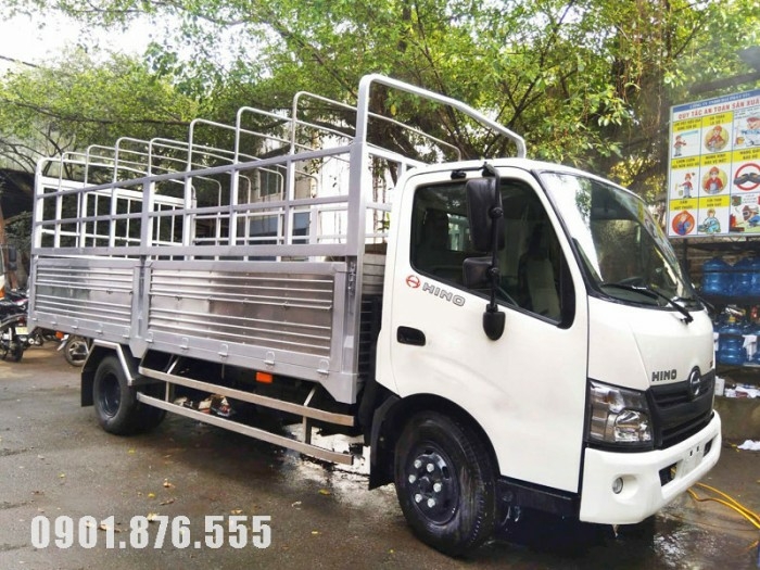 Hino XZU720L thùng dài 5m2 hỗ trợ vay cao toàn quốc