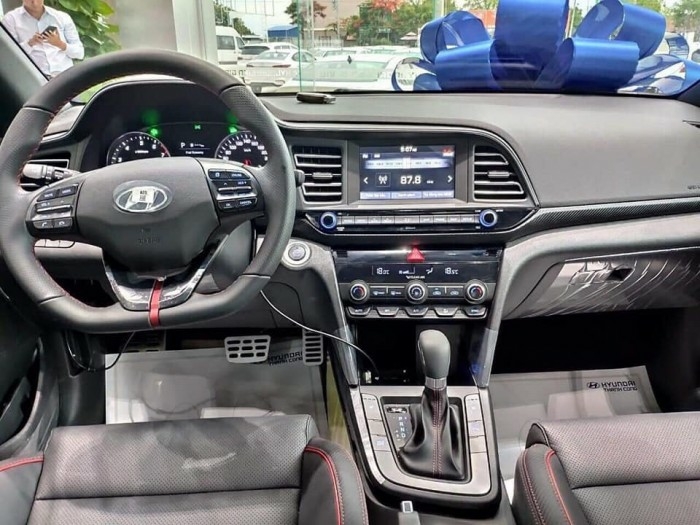 HYUNDAI ELANTRA GIÁ TỐT CHỈ 106 TRIỆU NHẬN XE - TẶNG NHIỀU PHỤ KIỆN CHO XE