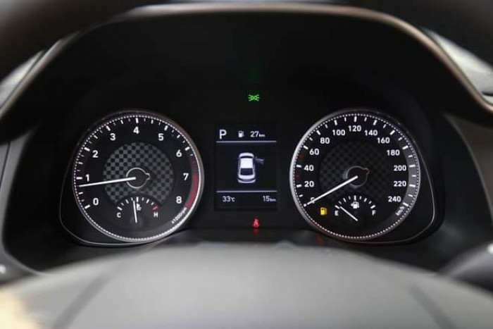 HYUNDAI ELANTRA GIÁ TỐT CHỈ 106 TRIỆU NHẬN XE - TẶNG NHIỀU PHỤ KIỆN CHO XE