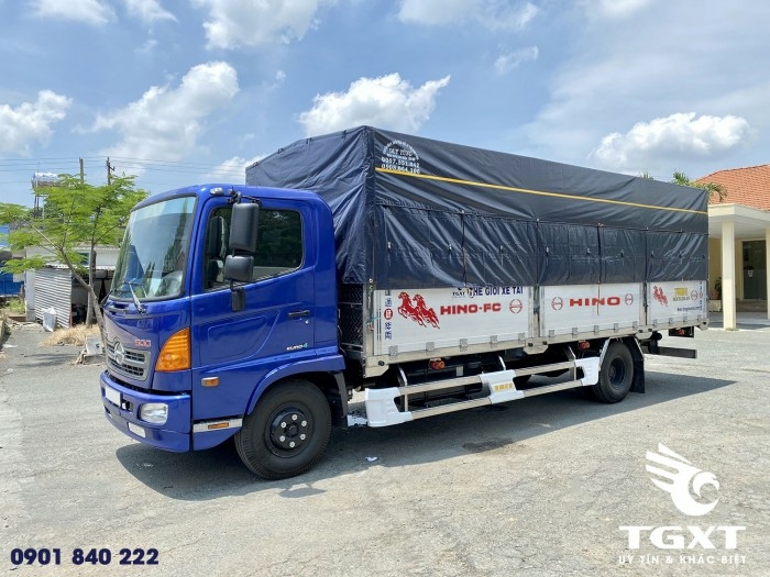 Hino FC thùng mui bạt bửng nhôm, hỗ trợ trả góp 80%